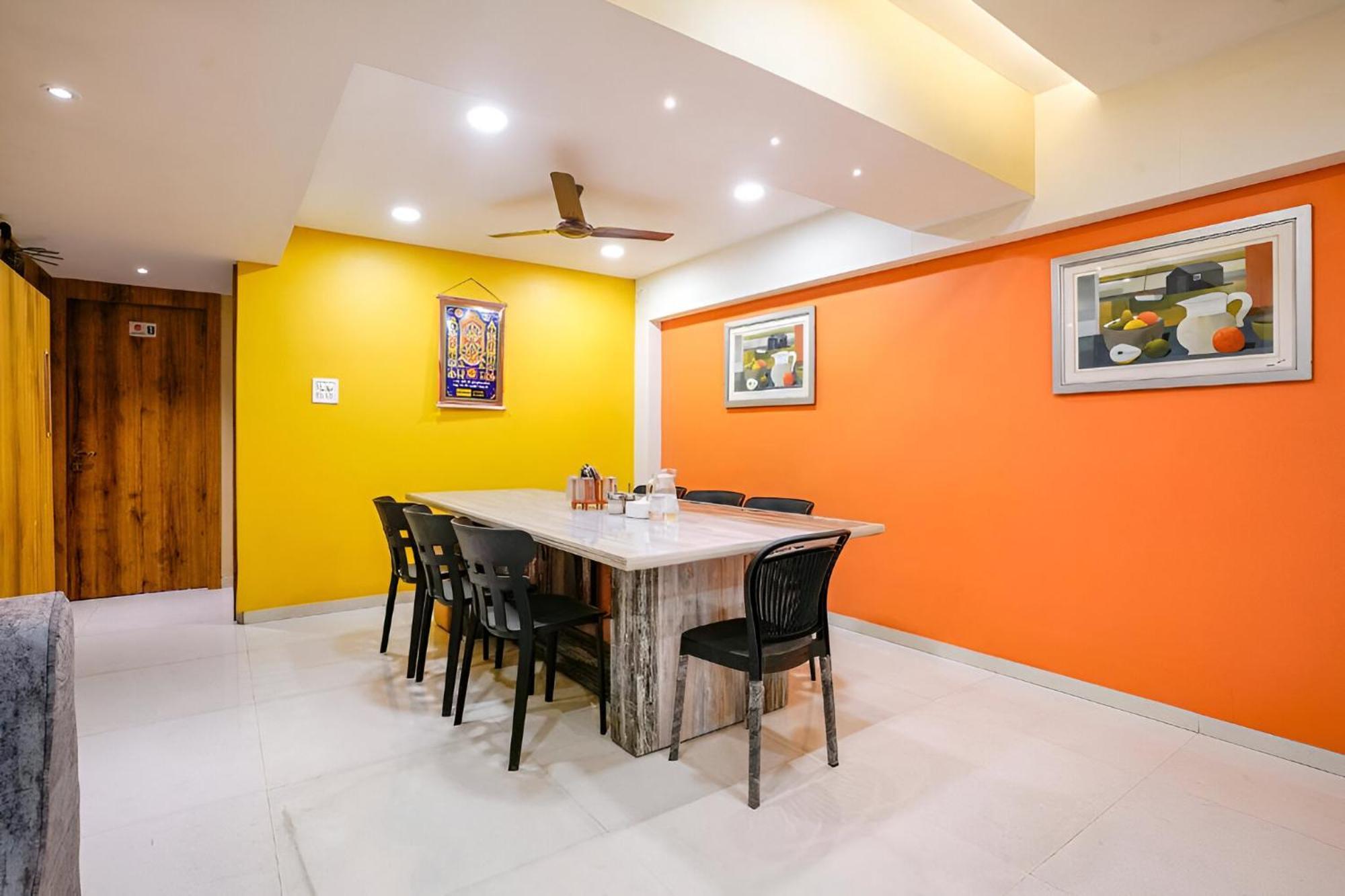 Retreats At Welcome Nr International Airport Bombaj