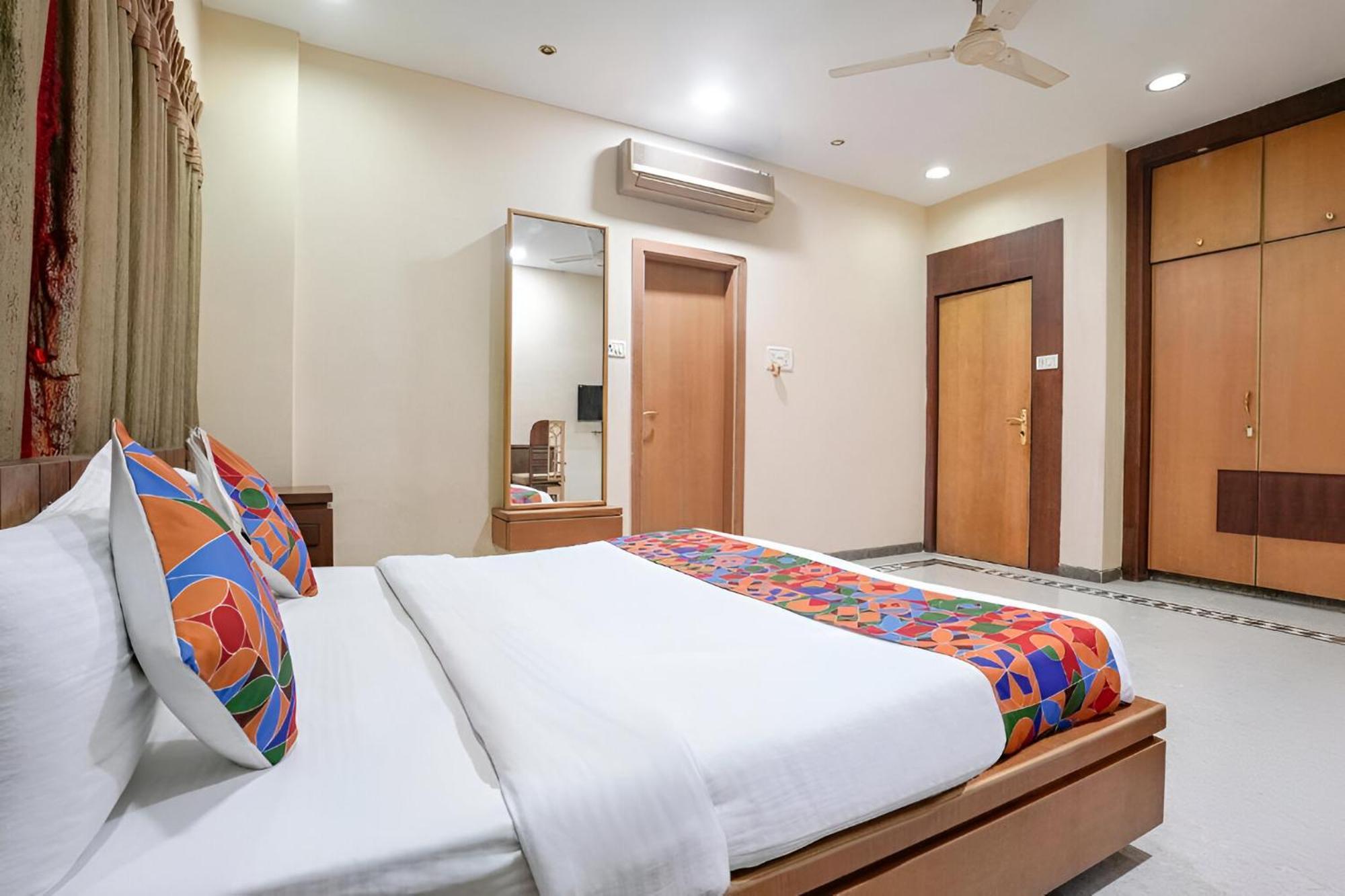 Retreats At Welcome Nr International Airport Apartament Bombaj